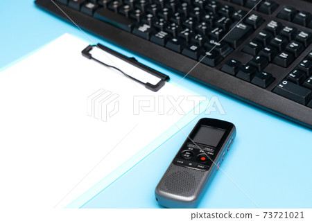 Voice recorder and personal computer 73721021