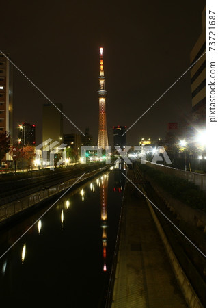 Reflection of Tokyo Sky Tree at night 73721687