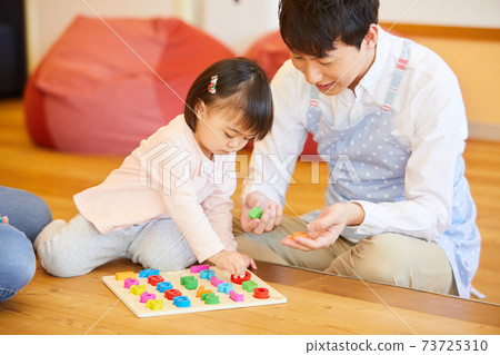 Nursery school, kindergarten, daycare image, intellectual education, educational toys, numbers 73725310