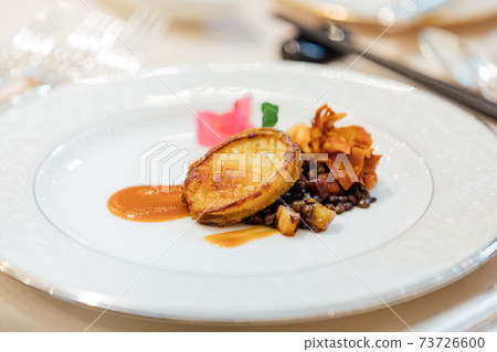 婚宴鮑魚牛排 73726600