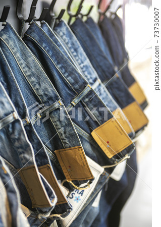 I felt like enjoying shopping at the Kojima Jeans shop 73730007