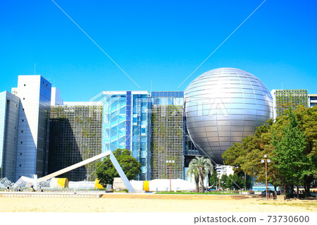 名古屋的白川公園和名古屋市科學館的風景 73730600