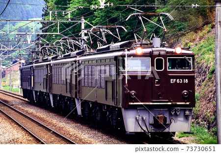 1997 EF63 18 and other quadruple deadheads going on the old Shin-Etsu main line 1997 EF63 18 and other quadruple deadheads going on the old Shin-Etsu main line 73730651