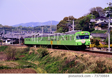 1997 Uguisu-colored 103 series going on the Nara line 73730664