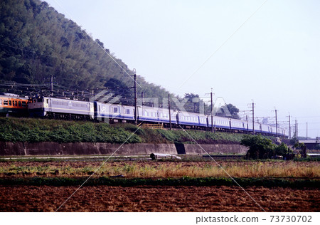 1997 EF65 1026 Blue Train Ginga going on the Tokaido Main Line 1997 EF65 1026 Blue Train Ginga going on the Tokaido Main Line 73730702