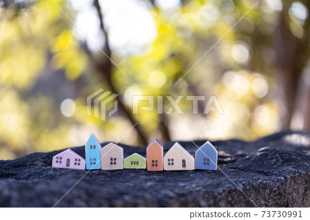 七個帶陽光的小木屋 七個帶陽光的小木屋 73730991