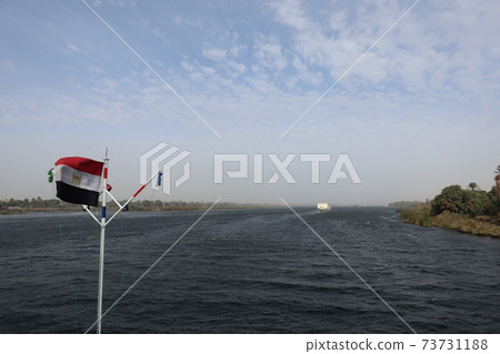 Scenery of the Nile River ・ Cruise ship on the Nile River (The Nile River in Egypt) 73731188