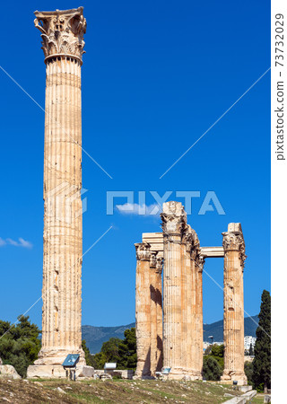 Zeus temple, ancient Greek ruins in Athens, Greece 73732029