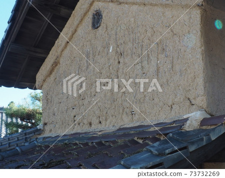 Earthen wall of an old Japanese house 73732269