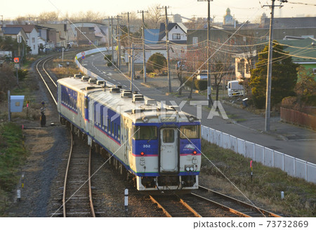 從牧川站到Tom小牧站的定期電車(跟進) 從牧川站到Tom小牧站的定期電車(跟進) 73732869