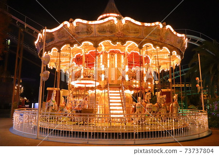 枚方的旋轉木馬照明 73737804