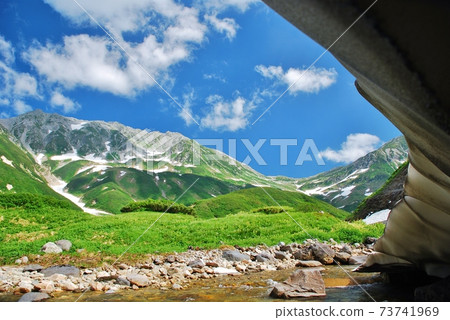 夏山徒步立山高山 照片素材 圖片 圖庫