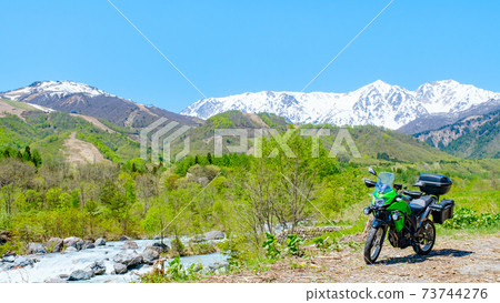 白馬村旅遊(春季):俯瞰北阿爾卑斯山,積雪 白馬村旅遊(春季):俯瞰北阿爾卑斯山,積雪 73744276