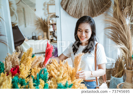 buyer select and hold artificial plants in the craft gallery buyer select and hold artificial plants in the craft gallery 73745695
