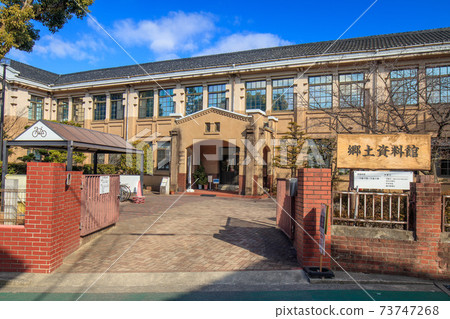 前龜上小學本館（Kar谷市民俗博物館） 73747268