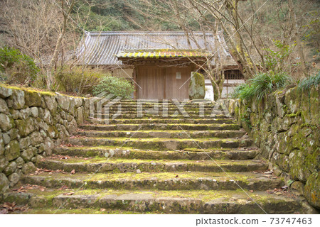 [Chugoku 33 Kannon Sacred Ground] No. 12 Entrance of Buttsuji Temple Eitokuin, Mihara City, Hiroshima Prefecture 73747463