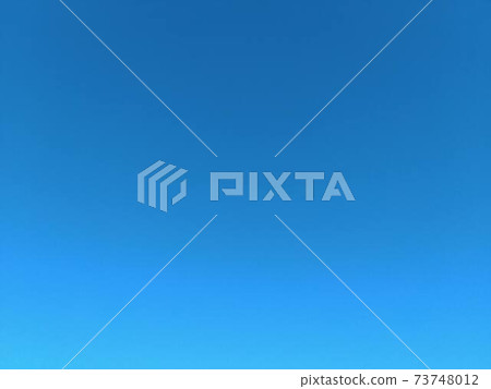 Blue sky 73748012
