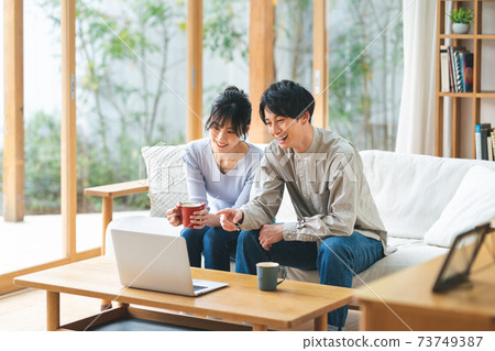 Couple couple computer Couple couple computer 73749387