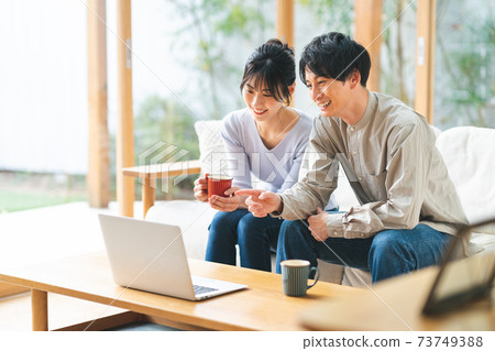 Couple couple computer Couple couple computer 73749388