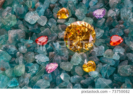 .Yellow sapphire diamonds are surrounded by heart shaped diamonds. 73750082