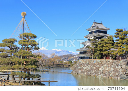 National Treasure Matsumoto Castle and the Northern Alps National Treasure Matsumoto Castle and the Northern Alps 73751604