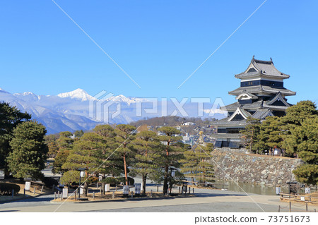 國寶松本城堡和北阿爾卑斯山 73751673