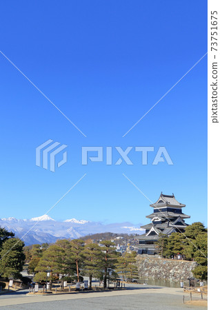 國寶松本城堡和北阿爾卑斯山 國寶松本城堡和北阿爾卑斯山 73751675