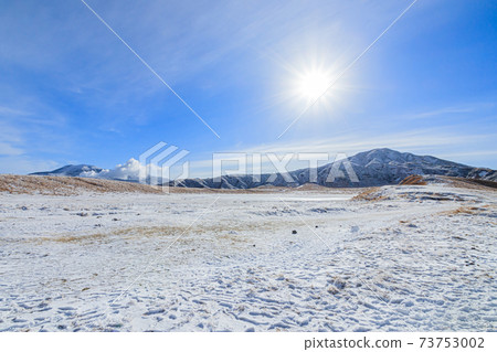 Kusasenrigahama in winter, Aso City, Kumamoto Prefecture Kusasenrigahama in winter, Aso City, Kumamoto Prefecture 73753002