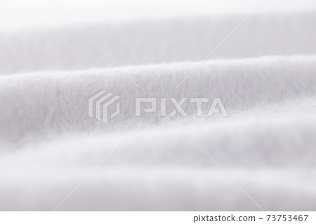 純白色柔軟乾淨的毛巾 73753467