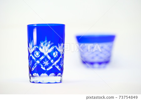 Kiriko glass table photo 15 73754849