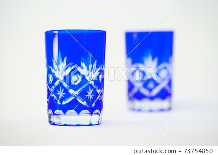 Kiriko glass table photo 16 73754850