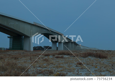 Midwinter evening Hamana Ohashi 73756234