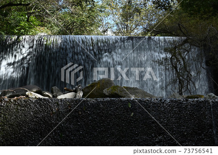 多龍瀑布舒緩流 多龍瀑布舒緩流 73756541