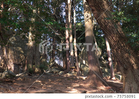 天壇萬座遺址，以其功率點而聞名，由神社 73758091