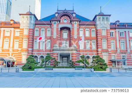 Tokyo Station Marunouchi Exit (flag raising) Tokyo Station Marunouchi Exit (flag raising) 73759013