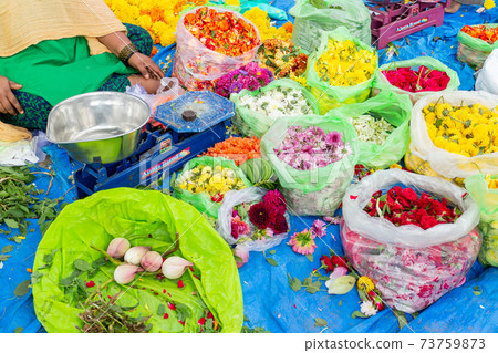 India_Street Corner Flower Merchant 73759873