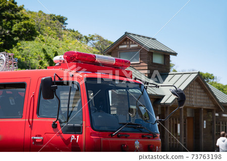 消防車外觀在晴天/防災圖像 73763198