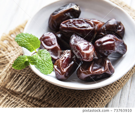 Dried dates fruits 73763910