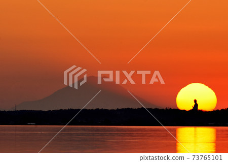 Big Buddha and sunset Big Buddha and sunset 73765101