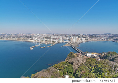 Katase Nishihama beach seen from Enoshima 73765781