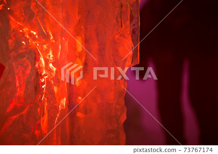 發光的冰 73767174