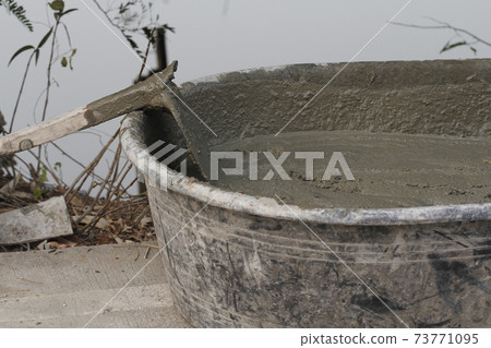 The cement mix sand in Mortar mixing tank 73771095