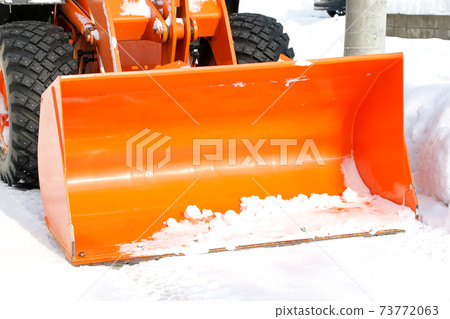重型機械，掃雪機，飾釘輪胎，輪胎，工作，除雪，車輛，建築機械，建築工地，雪蓋 73772063