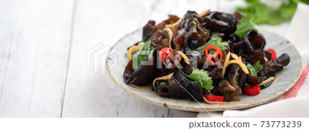 Cold fungus, cloud ear, chuan ear, cold cloud ear, cold chuan ear, black fungus cold dish キクラゲ 73773239