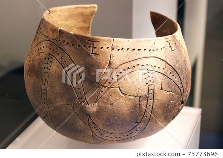 prehistoric ceramic art prehistoric ceramic art 73773696