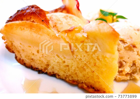 Baked apple cake Baked apple cake 73773899