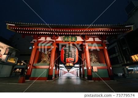 The large lantern of Asakusa Kaminarimon 73779574