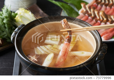 Raw snow crab shabu-shabu 73779996