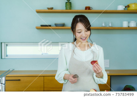 Simple kitchen woman 73783499