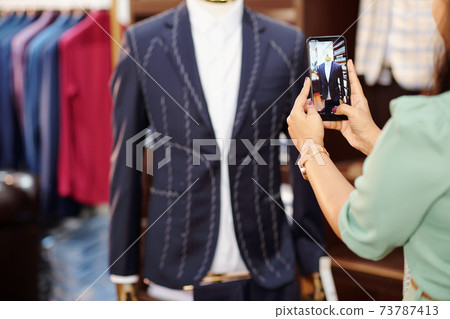 Atelier manager phototgraphing bespoke jacket Atelier manager phototgraphing bespoke jacket 73787413
